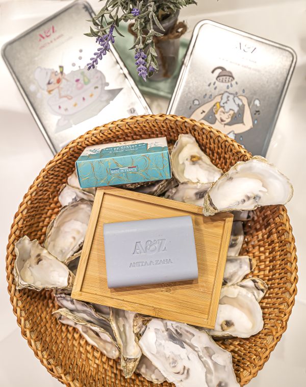 Savon au lait de chèvre — Une exfoliation née d’un secret entre terre et mer par ANITA & ZAHA